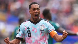 Tielemans lo grita con alma y vida en el final del partido. Fue el segundo de su cuenta personal y el de la victoria de Bélgica.