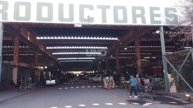 Acuerdo en el Mercado de Productores de Santa Fe: fijan nuevas tarifas para los quinteros y destraban el conflicto