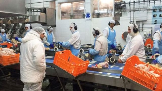 Los despedidos la La China de Granja Tres Arroyos denuncian que no han sido indemnizados. Los trabajadores en actividad cobran en cuotas salarios y SAC&nbsp;