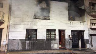 Incendio en residencia estudiantil de Paraná dejó importantes daños materiales