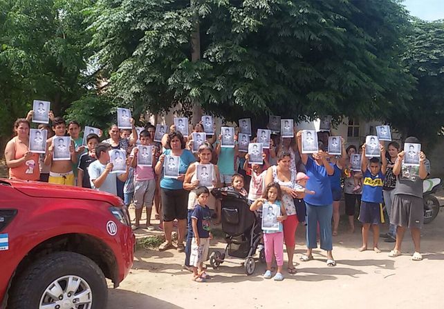 El reclamo por la aparición de Maxi con vida. / gentileza CeresDiario.