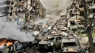 La terrible destrucción que causó un misil ruso en la ciudad de Dnipro, Ucrania. Inicialmente había 5 muertos, pero se teme que la cifra final sea mucho mayor.