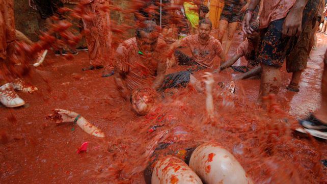 Tomatina, la batalla roja celebró su fiesta anual
