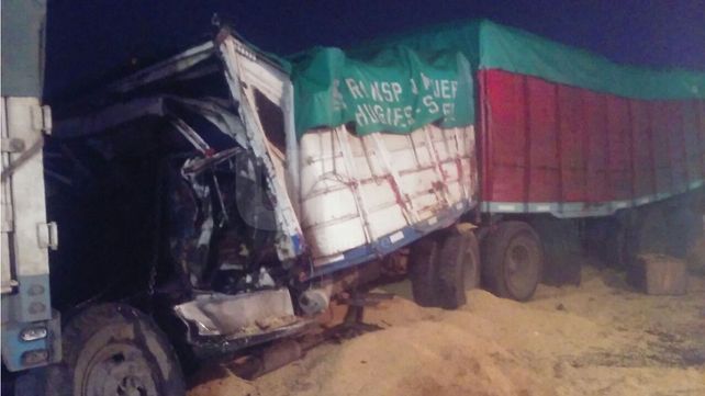 Cuádruple choque con un camionero muerto y el tránsito interrumpido