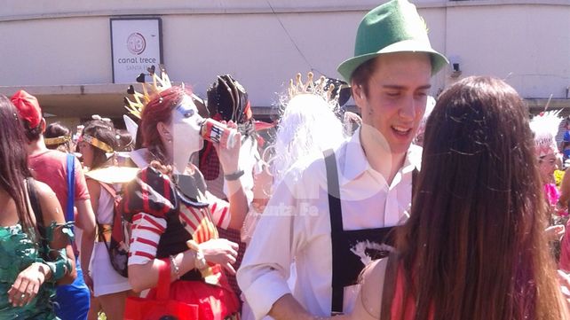 Los futuros médicos de la UNL hicieron la tradicional cruzada por las calles santafesinas