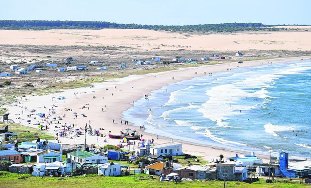 El mar y nada más. Cabo Polonio ofrece al visitante la paz de pasar unos días lejos del automóvil
