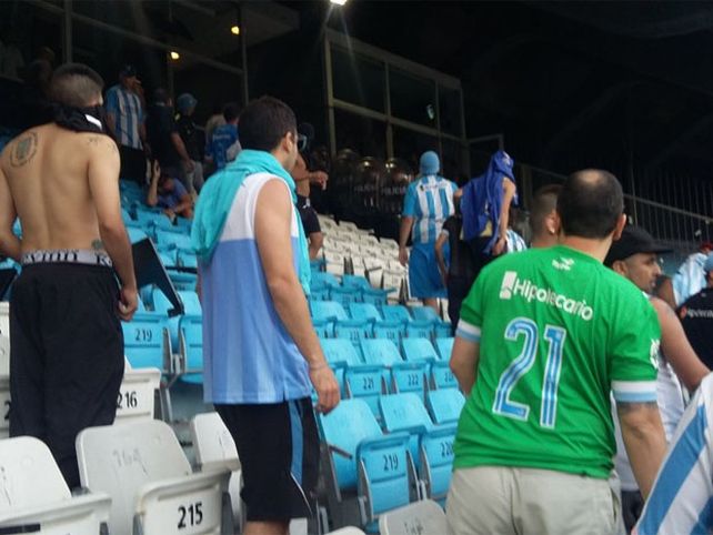 Entretiempo de terror: barras de Racing contra dirigentes del Rojo