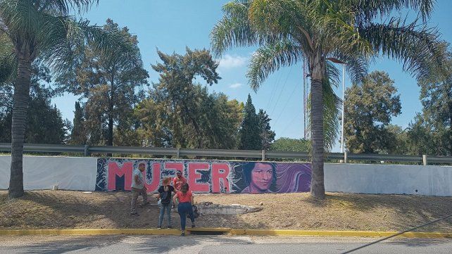 Oro Verde: repudian que taparon un mural sobre mujeres y memoria