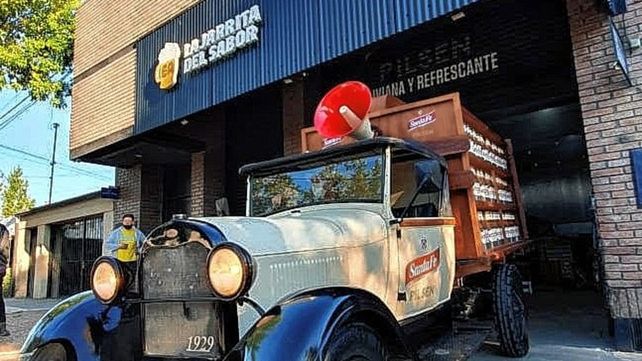 El Ford A protagonista en la Jarrita del Sabor para la nueva Santa Fe Pilsen