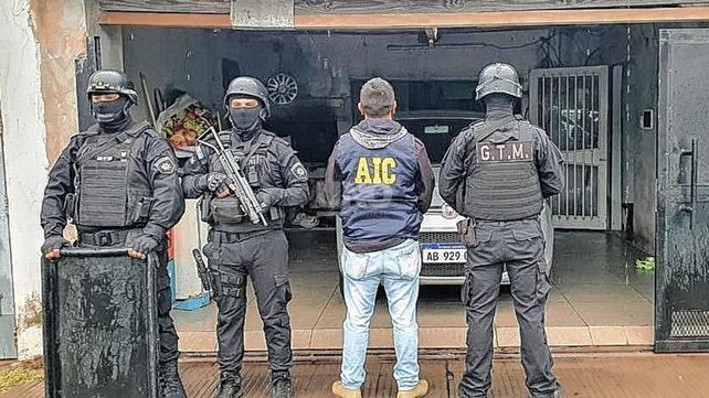 El procedimiento en la ciudad de Rosario donde incautaron drogas y dos armas de guerra