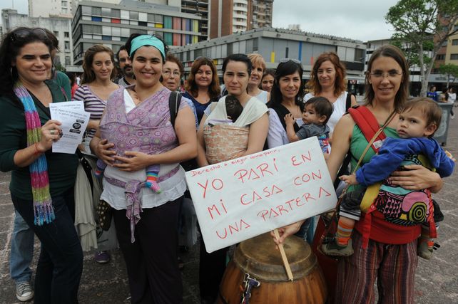 Rosario ha sido escenario de marchas de mujeres que reclaman parir en sus casas.
