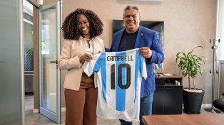 El presidente de la AFA se reunió con la exvicepresidenta de Costa Rica