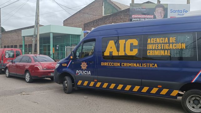 Efectivos de la Agencia de Investigación Criminal investigando amenaza en la Escuela Ortolani.&nbsp;