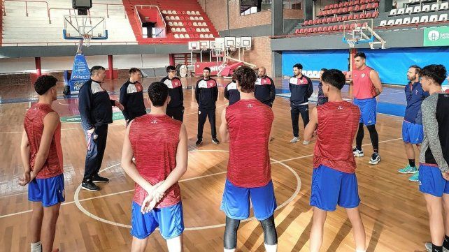 Unión inició su pretemporada en el Ángel Malvicino rumbo a la Liga Nacional.