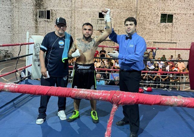 Alexis Lutti consiguió un gran triunfo por la vía rápida en la ciudad de Tostado.