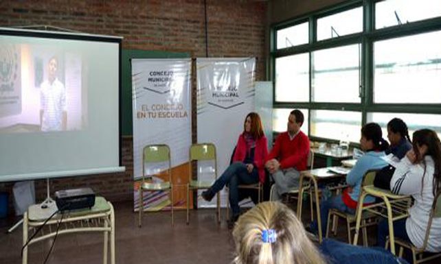 Alumnos secundarios fueron los protagonistas de “El Concejo en Tu Escuela”