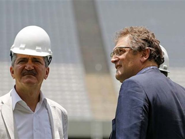 Valcke visitó el estadio de la inauguración del Mundial