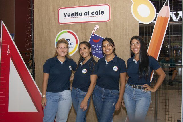 Mía Ibalo, Abigail Saravia, Naïr Bidelozzi y Melina Cuesta.