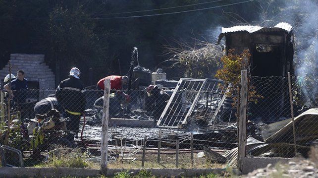 Una mujer y tres menores fallecieron en un incendio en Mendoza