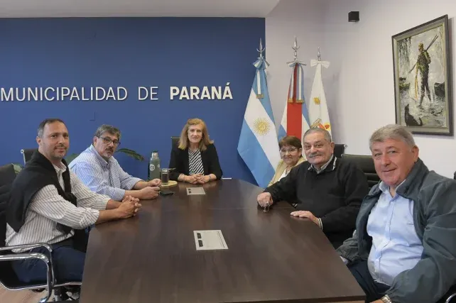 Jubilados de Paraná se reunieron con autoridades municipales