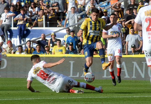 Lautaro Blanco, que a fin de año se va, fue uno de los mejores en la victoria ante Barracas Central.