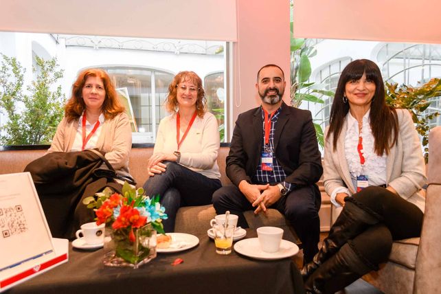 Cintia Catáneo, Laura Liponetzky, Matías Albalá y Andrea Mongelli.
