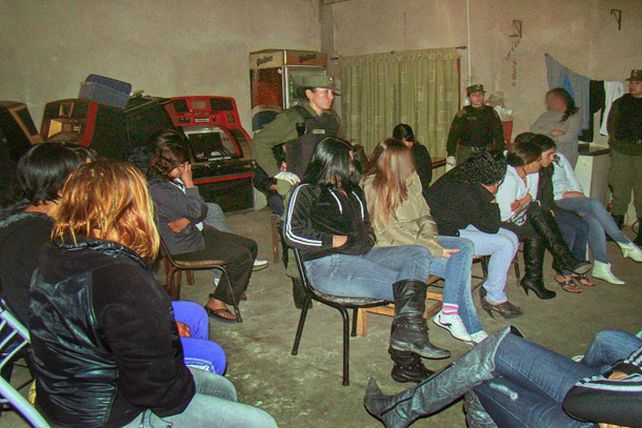 Proponen prohibir cabarets y whiskerías en la provincia