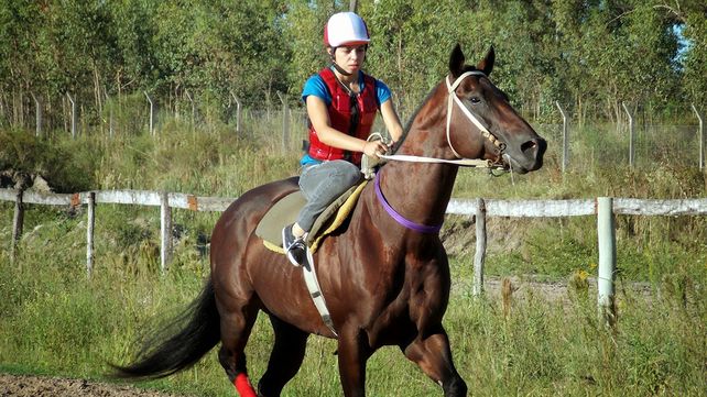 Pura sangre, una jockey que deja rastro