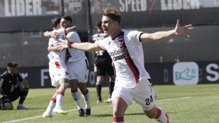 Afilado y en alza. Mateo Silvetti viene de clavar un doblete ante Deportivo Riestra. El pibe de la cantera aprovechó su chance y se ganó un lugar en el equipo.