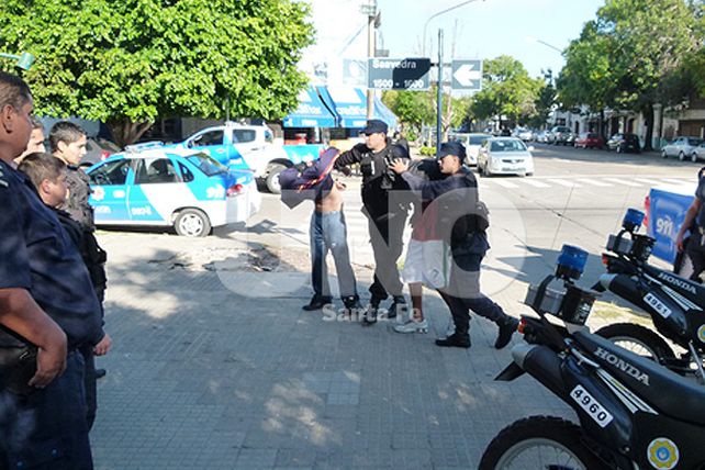 Arrestaron a dos tiratiros y le incautaron una carabina y balas punta hueca