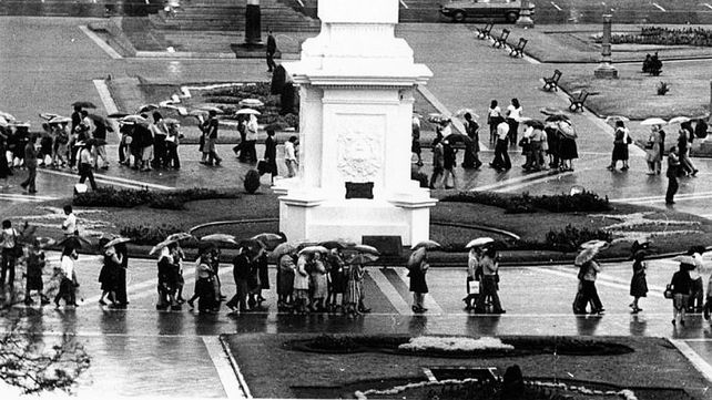 &nbsp;Madres de Plaza de Mayo: homenaje a 45 años de su primera ronda