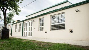 Padres, docentes y directivos del colegio N° 82 Emilio Gouchon de Colón convocaron a un abrazo simbólico y decidieron que no iniciarán las clases por una semana