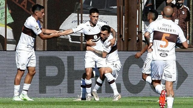 Platense ganó de local.