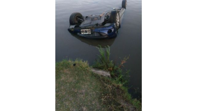 Encontraron un auto hundido en el río Gualeguaychú