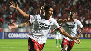 Brian Aguirre logró quedarse con un lugar en el equipo de Heinze a base de gambetas y fútbol.