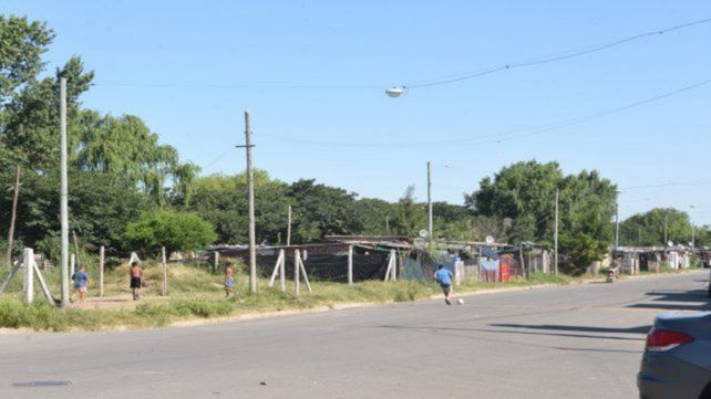 La noche del 4 de abril de 2020 un grupo comando, que integraban dos menores, levantó de la puerta de 