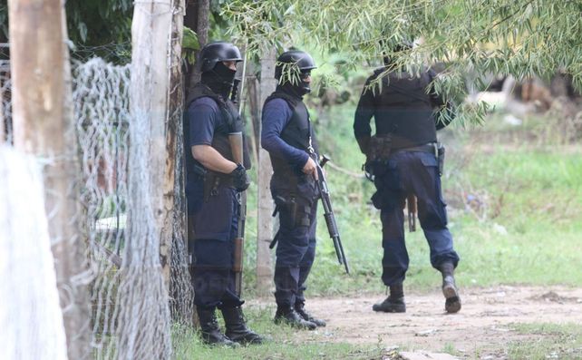 Restringirán el uso de armas a policías denunciados por violencia de género
