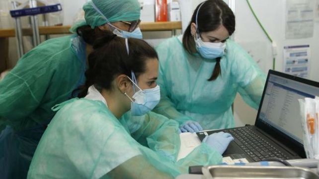 El equipo de investigación del  Hospital Vall d’Hebron (VHIR) de Barcelona en plena labor científica.&nbsp;