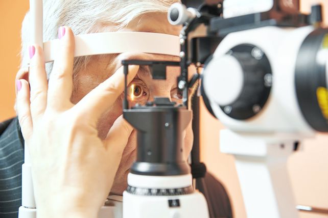 Detectan anomalías oculares en algunos casos graves de coronavirus