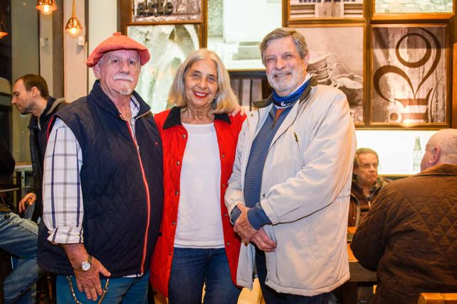 Bernardo Conde Narbaiz Elia, Laura Soboleosky y Julio Rayón