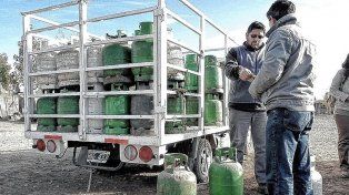 Sergio Massa y Fernanda Raverta relanzaron el programa para la compra de garrafas