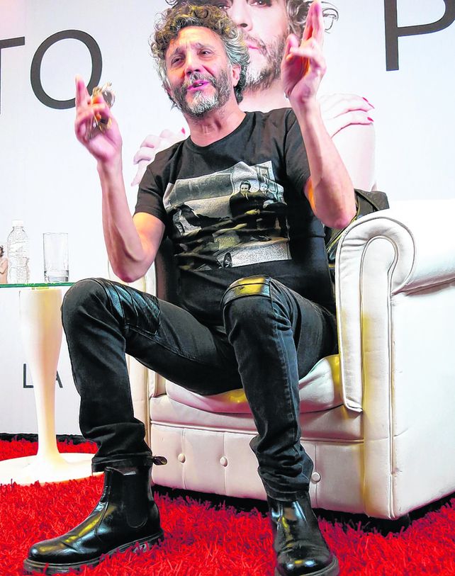 dixit. Estamos esperando con ansias a chicas que nos cacheteen y nos manden a lavar los platos.