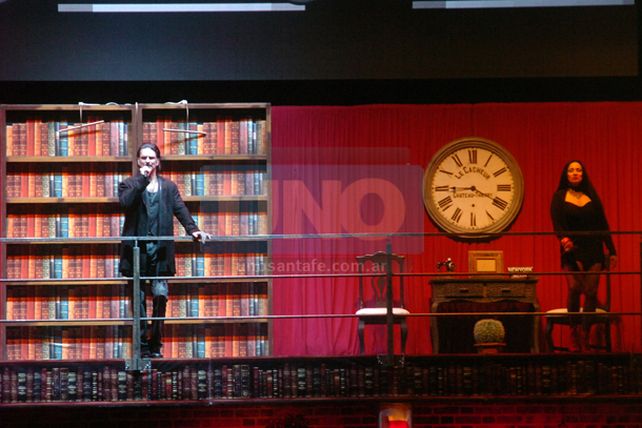 Ricardo Arjona desplegó sus  canciones para el suspiro de ellas