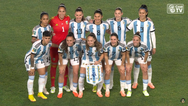 Argentina mostró un crecimiento ante Italia, pero perdió sobre el final 1 a 0 en su debut mundialista