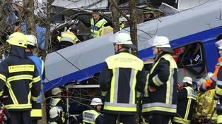 Al menos ocho muertos y decenas de heridos por un choque de trenes en Alemania