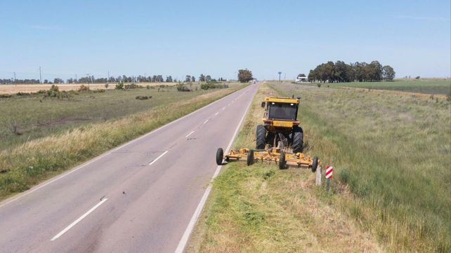 La provincia inicia el desmalezado de calzadas de las rutas: dónde serán los trabajos en la zona de Rosario