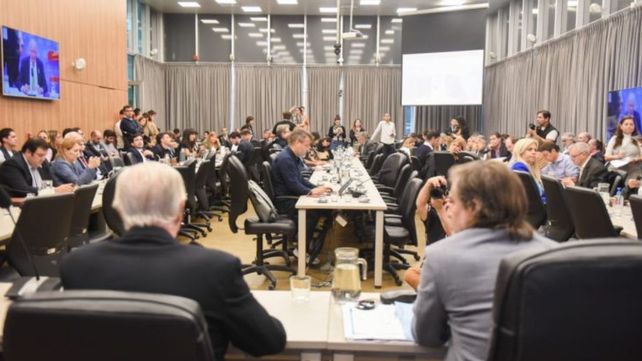 Presupuesto 2026: el oficialismo se quedó con el despacho de mayoría