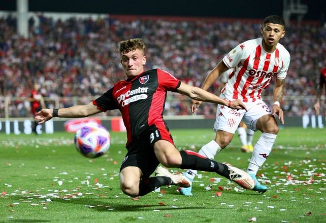 Newells golpeó justo, aguantó a Unión y se trajo tres puntos de oro