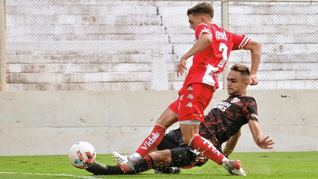 Reserva Unión Y River No Pudieron Romper El Cero En El 15 De Abril 0811