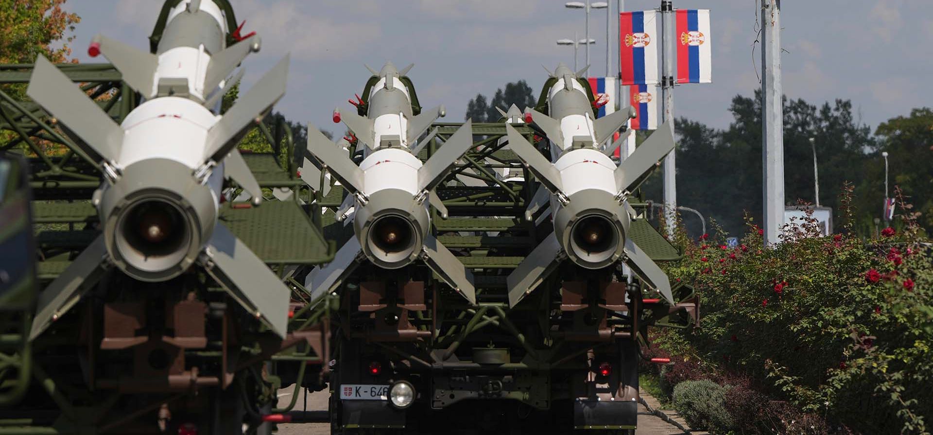 Un sistema antiaéreo avanza antes de un desfile militar programado para el 20 de septiembre en Belgrado, la capital serbia, el viernes 12 de septiembre de 2025. (Foto AP/Darko Vojinovic) Un sistema antiaéreo avanza antes de un desfile militar programado para el 20 de septiembre en Belgrado, la capital serbia, el viernes 12 de septiembre de 2025. (Foto AP/Darko Vojinovic)
